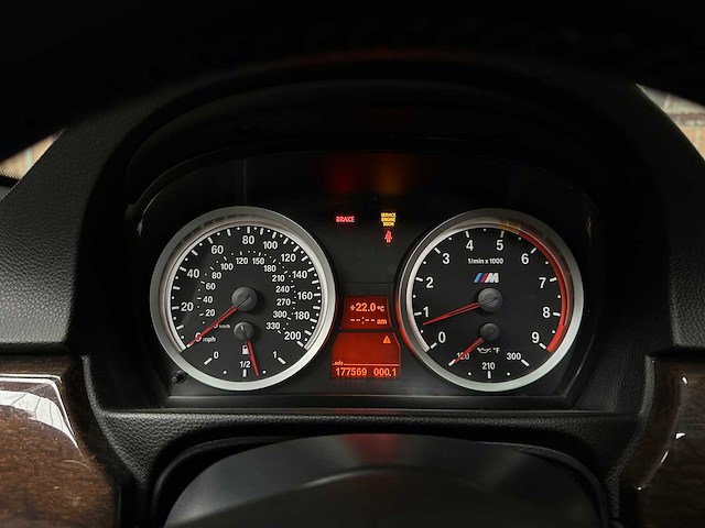 Bmw m3 4.0 v8 e90 -manual- 420pk 2008 3-serie youngtimer - afbeelding 20 van  45