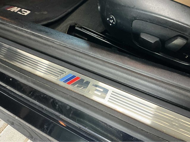 Bmw m3 cabriolet e93 | 4.0 v8 s65 | 2008 | youngtimer | 420 pk | m dct | marge auto - afbeelding 11 van  35
