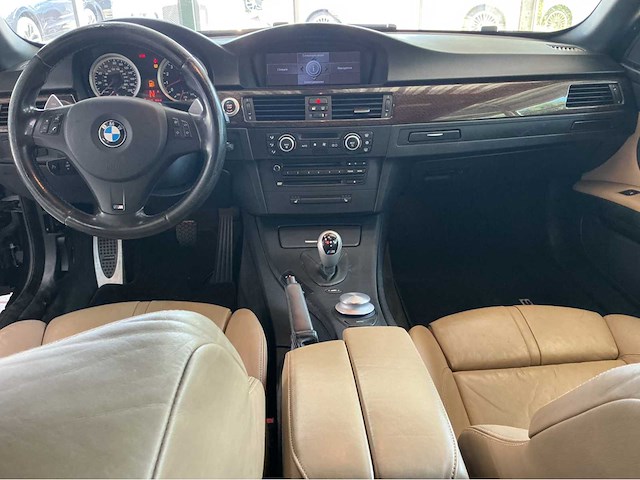 Bmw m3 cabriolet e93 | 4.0 v8 s65 | 2008 | youngtimer | 420 pk | m dct | marge auto - afbeelding 25 van  35