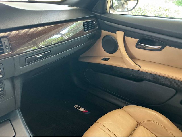 Bmw m3 cabriolet e93 | 4.0 v8 s65 | 2008 | youngtimer | 420 pk | m dct | marge auto - afbeelding 26 van  35