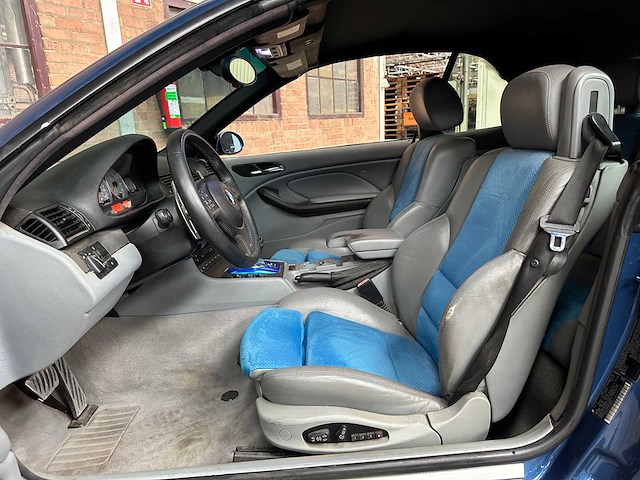Bmw m3 e46 cabriolet 3.2 343pk s54b32 343pk 2002 youngtimer - afbeelding 25 van  43