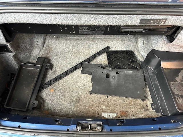 Bmw m3 e46 cabriolet 3.2 343pk s54b32 343pk 2002 youngtimer - afbeelding 25 van  37