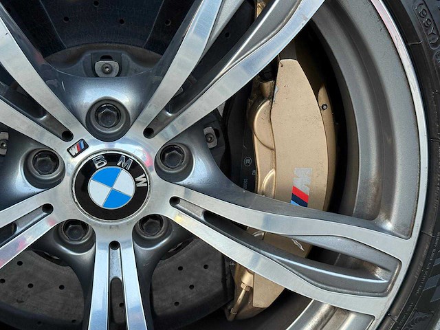 Bmw m5 - 2014 - 5-serie - keramische remmen - personenauto - afbeelding 2 van  45