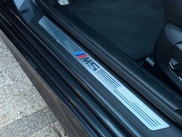 Bmw m5 - 2014 - 5-serie - keramische remmen - personenauto - afbeelding 27 van  45