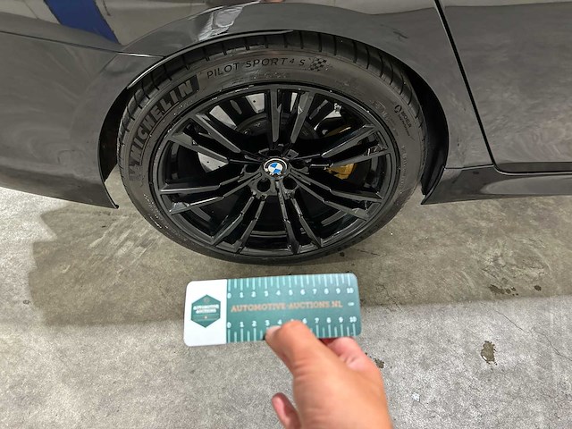 Bmw m5 4.4 v8 m-sport 600pk 2019 (origineel-nl) 5-serie, xr-334-d - afbeelding 53 van  61