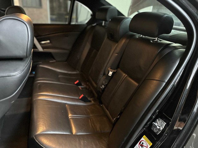 Bmw m5 5.0 v10 500pk 2006 e60 5-serie - afbeelding 25 van  39