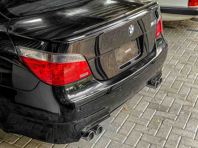 Bmw m5 5.0 v10 500pk 2007 5-serie youngtimer - afbeelding 5 van  45