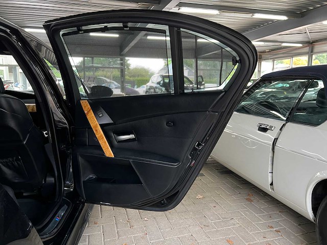 Bmw m5 5.0 v10 500pk 2007 5-serie youngtimer - afbeelding 19 van  30