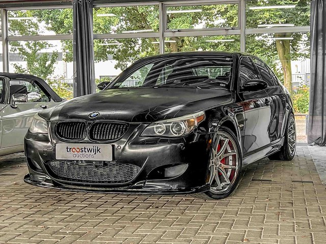 Bmw m5 5.0 v10 500pk 2007 5-serie youngtimer - afbeelding 11 van  32