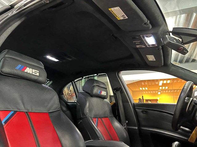 Bmw m5 5.0 v10 500pk 2007 5-serie youngtimer - afbeelding 25 van  45