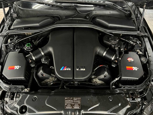 Bmw m5 5.0 v10 500pk 2007 5-serie youngtimer - afbeelding 38 van  45