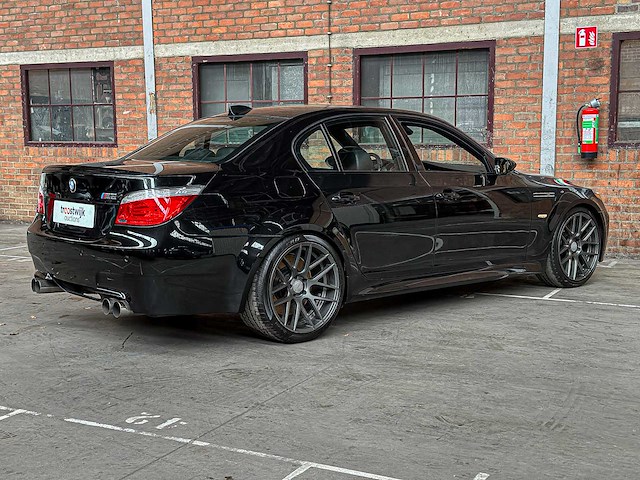 Bmw m5 5.0 v10 e60 500pk 2006 5-serie youngtimer - afbeelding 11 van  37