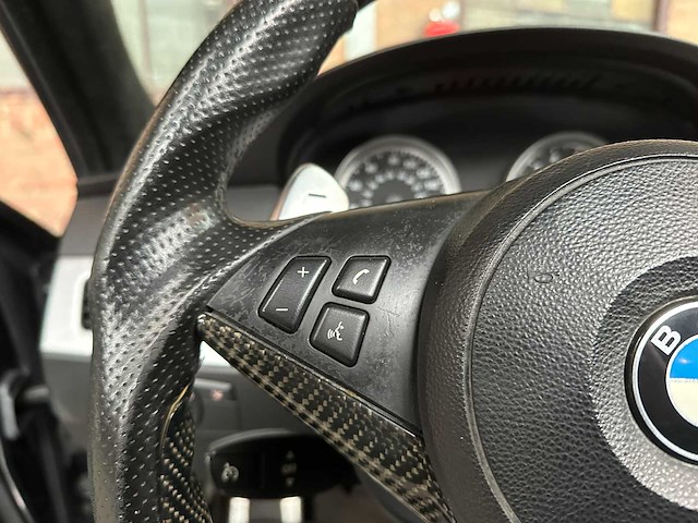 Bmw m5 5.0 v10 e60 500pk 2006 5-serie youngtimer - afbeelding 17 van  37