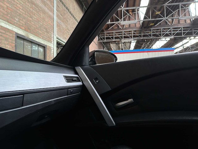 Bmw m5 5.0 v10 e60 500pk 2006 5-serie youngtimer - afbeelding 24 van  37
