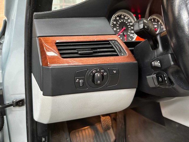 Bmw m5 5.0 v10 e60 500pk 2006 5-serie youngtimer - afbeelding 21 van  43