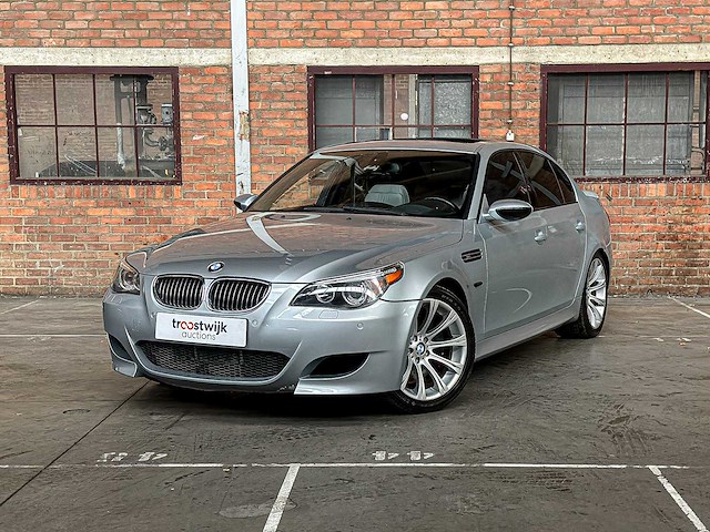 Bmw m5 5.0 v10 e60 500pk 2006 5-serie youngtimer - afbeelding 2 van  43