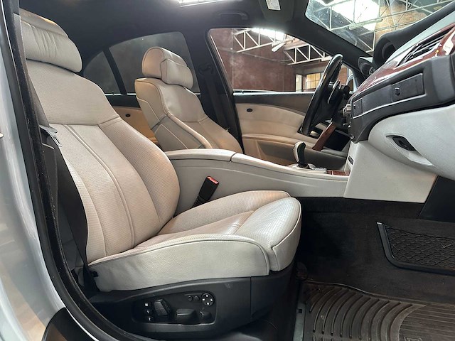 Bmw m5 5.0 v10 e60 500pk 2006 5-serie youngtimer - afbeelding 39 van  43