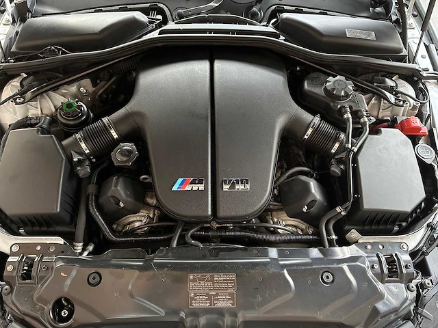 Bmw m5 5.0 v10 e60 500pk 2006 5-serie youngtimer - afbeelding 40 van  43