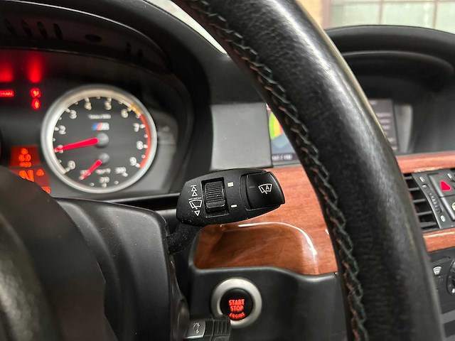 Bmw m5 5.0 v10 e60 500pk 2006 5-serie youngtimer - afbeelding 19 van  43