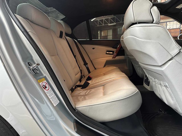 Bmw m5 5.0 v10 e60 500pk 2006 5-serie youngtimer - afbeelding 31 van  43