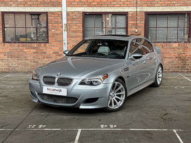Bmw m5 5.0 v10 e60 500pk 2006 5-serie youngtimer - afbeelding 23 van  43