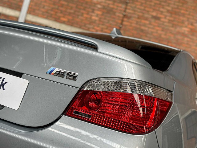 Bmw m5 5.0 v10 e60 500pk 2006 5-serie youngtimer - afbeelding 5 van  43