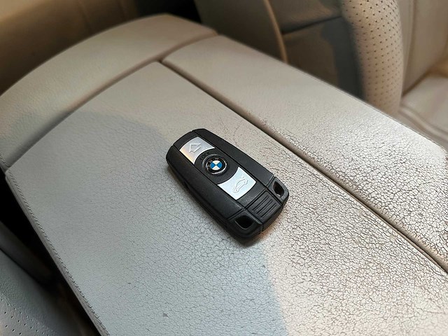 Bmw m5 5.0 v10 e60 500pk 2006 5-serie youngtimer - afbeelding 38 van  43