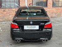 Bmw m5 5.0 v10 e60 500pk 2006 5-serie youngtimer - afbeelding 2 van  37