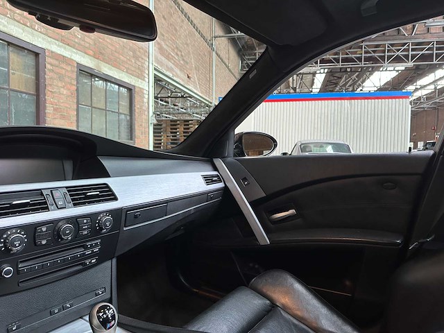Bmw m5 5.0 v10 e60 500pk 2006 5-serie youngtimer - afbeelding 6 van  37