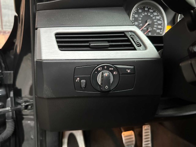 Bmw m5 5.0 v10 e60 500pk 2006 5-serie youngtimer - afbeelding 7 van  37