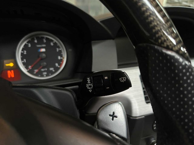 Bmw m5 5.0 v10 e60 500pk 2006 5-serie youngtimer - afbeelding 13 van  37