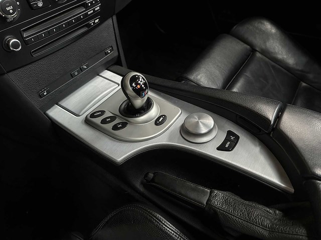 Bmw m5 5.0 v10 e60 500pk 2006 5-serie youngtimer - afbeelding 15 van  37