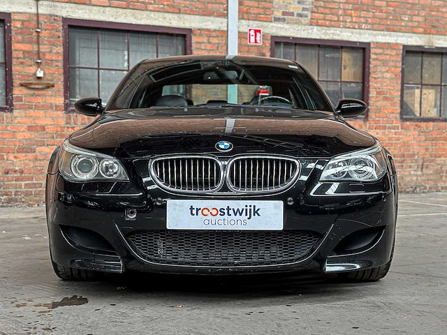 Bmw m5 5.0 v10 e60 500pk 2006 5-serie youngtimer - afbeelding 33 van  37