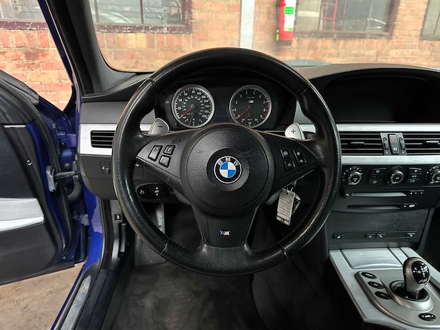 Bmw m5 5.0 v10 e60 500pk 2006 5-serie youngtimer - afbeelding 8 van  37