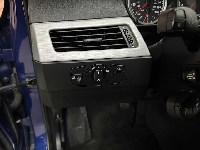 Bmw m5 5.0 v10 e60 500pk 2006 5-serie youngtimer - afbeelding 10 van  37