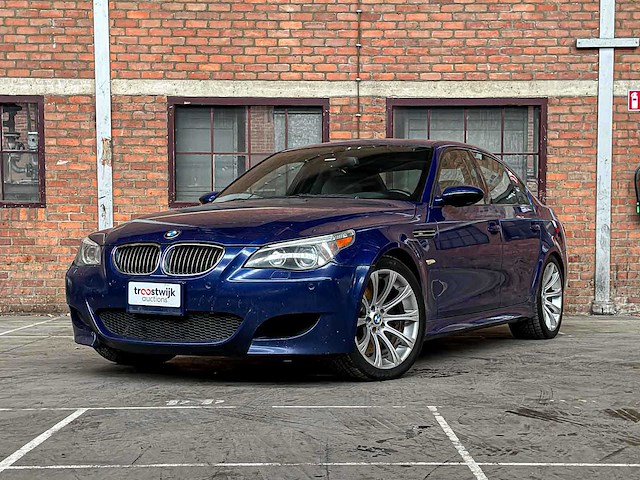 Bmw m5 5.0 v10 e60 500pk 2006 5-serie youngtimer - afbeelding 1 van  37