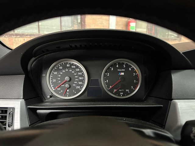 Bmw m5 5.0 v10 e60 500pk 2006 5-serie youngtimer - afbeelding 17 van  37