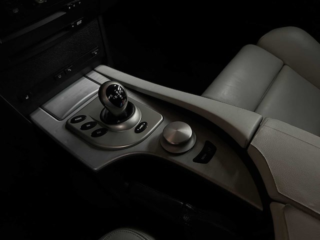 Bmw m5 5.0 v10 e60 500pk 2006 5-serie youngtimer - afbeelding 18 van  37
