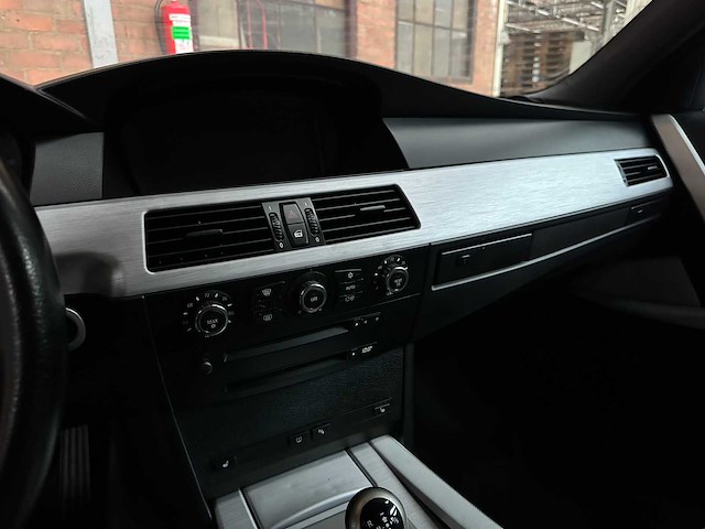 Bmw m5 5.0 v10 e60 500pk 2006 5-serie youngtimer - afbeelding 19 van  37