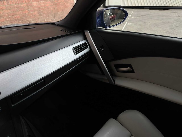 Bmw m5 5.0 v10 e60 500pk 2006 5-serie youngtimer - afbeelding 20 van  37