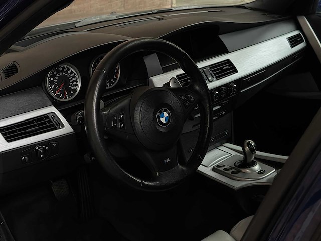 Bmw m5 5.0 v10 e60 500pk 2006 5-serie youngtimer - afbeelding 7 van  32