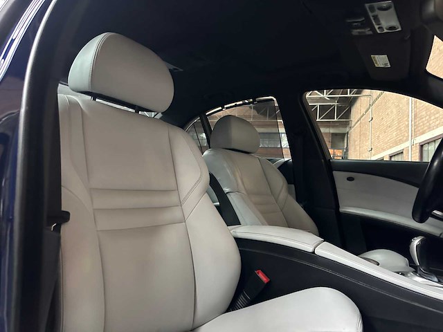 Bmw m5 5.0 v10 e60 500pk 2006 5-serie youngtimer - afbeelding 25 van  30