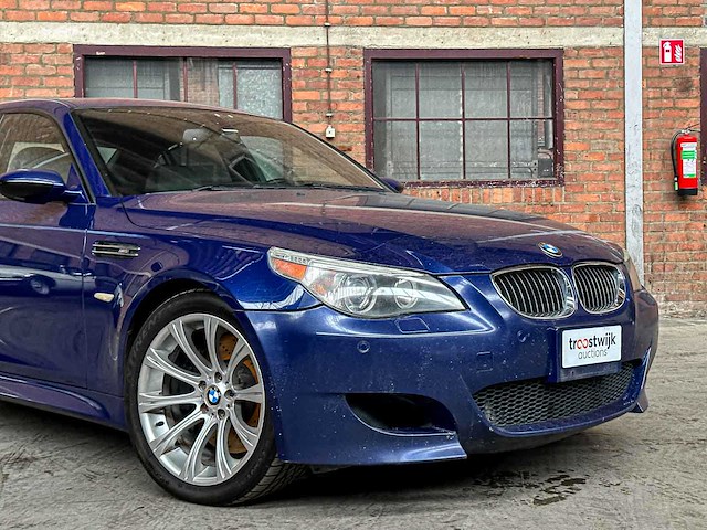 Bmw m5 5.0 v10 e60 500pk 2006 5-serie youngtimer - afbeelding 1 van  30