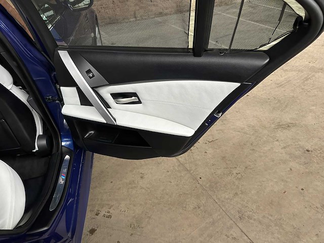 Bmw m5 5.0 v10 e60 500pk 2006 5-serie youngtimer - afbeelding 21 van  30