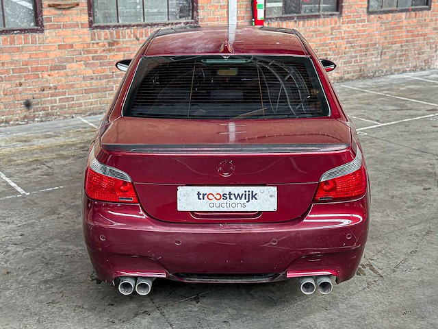 Bmw m5 5.0 v10 e60 500pk 2006 5-serie - afbeelding 2 van  24