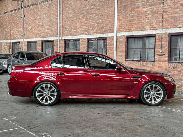 Bmw m5 5.0 v10 e60 500pk 2006 5-serie - afbeelding 3 van  24
