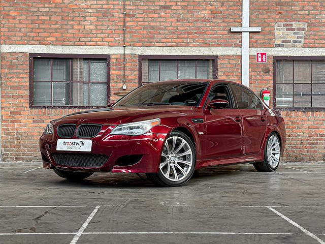 Bmw m5 5.0 v10 e60 500pk 2006 5-serie - afbeelding 1 van  24