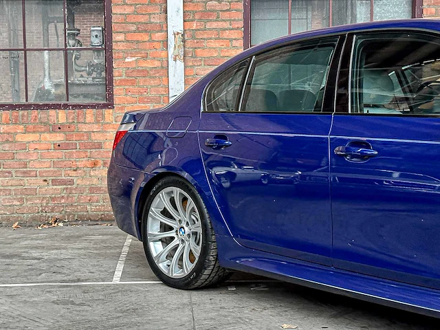 Bmw m5 5.0 v10 e60 500pk 2006 youngtimer - afbeelding 3 van  37