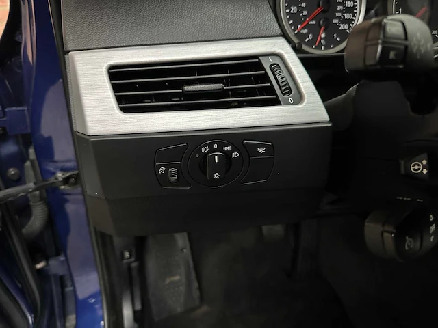 Bmw m5 5.0 v10 e60 500pk 2006 youngtimer - afbeelding 10 van  37