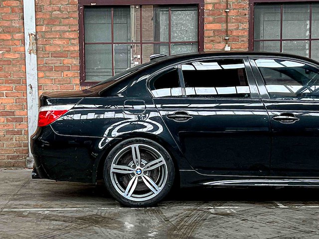 Bmw m5 5.0 v10 e60 507pk 2008 5-serie youngtimer - afbeelding 10 van  53